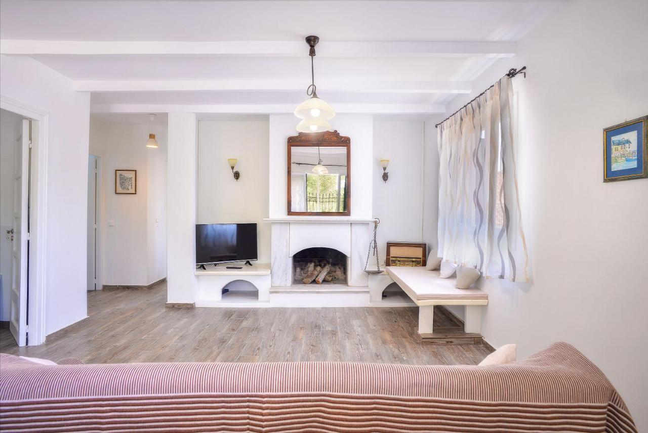 Tem House By All About Paxos Гайос Екстериор снимка